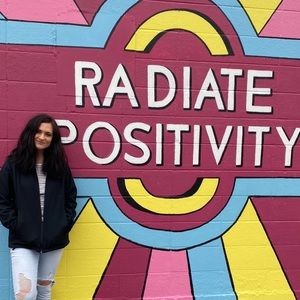 Meet Your Posher ~ Gabrielle 🤍